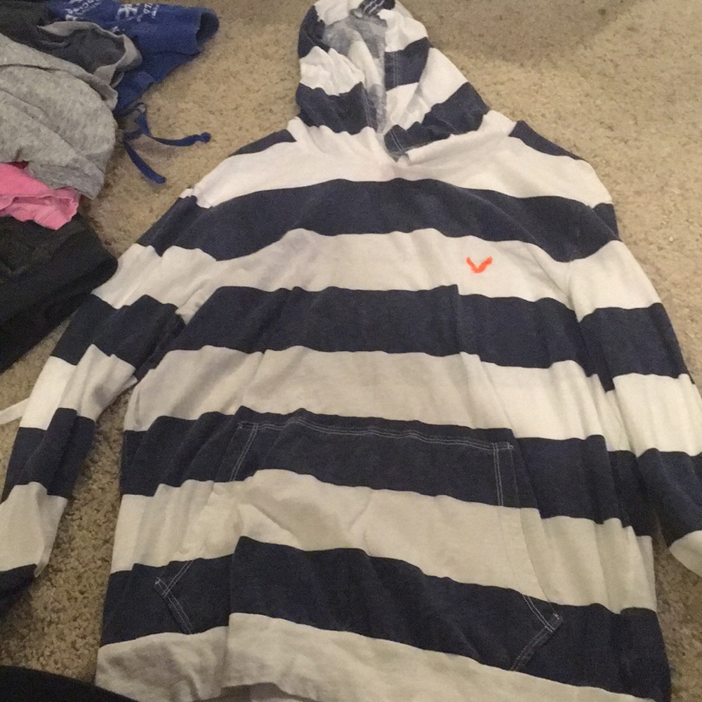 American eagle shirt with hood